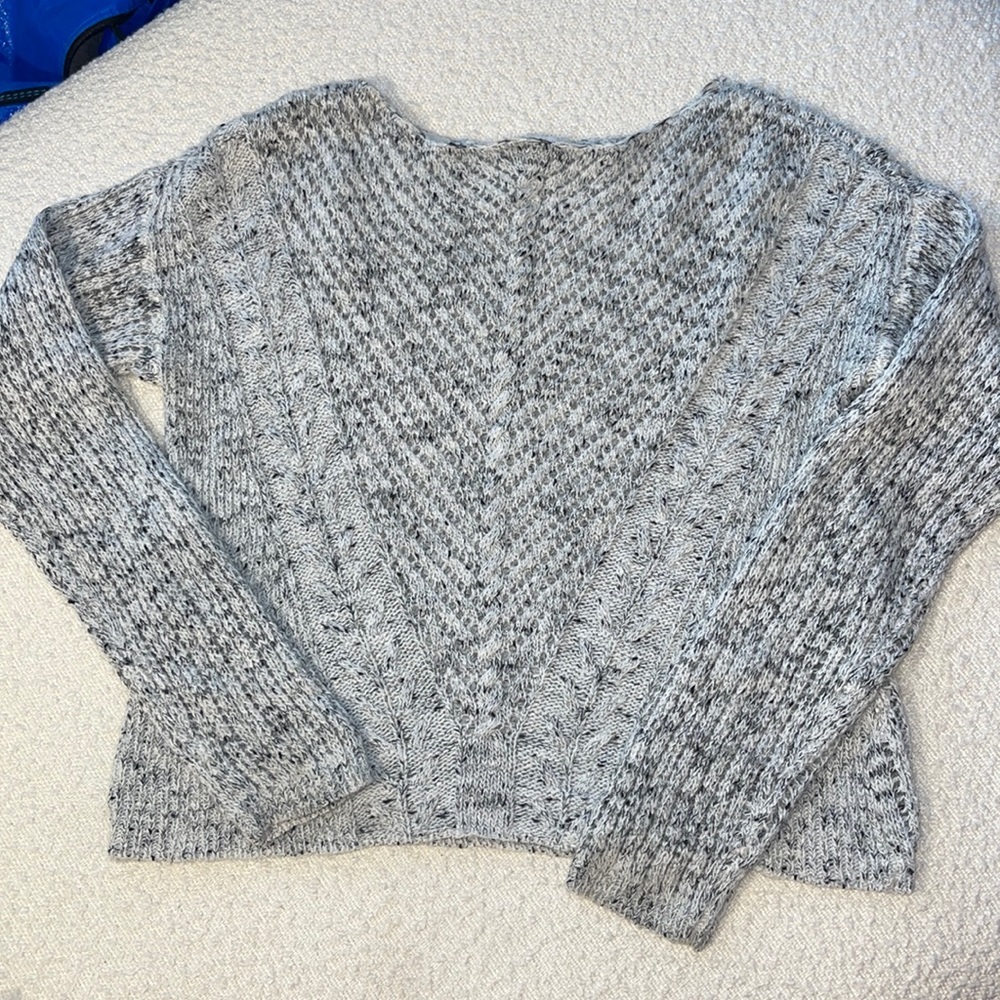 Bar III sweater size large
